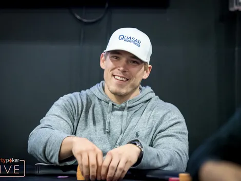 Alex Foxen acerta straight flush e elimina Joey Weissman em FT no Venetian