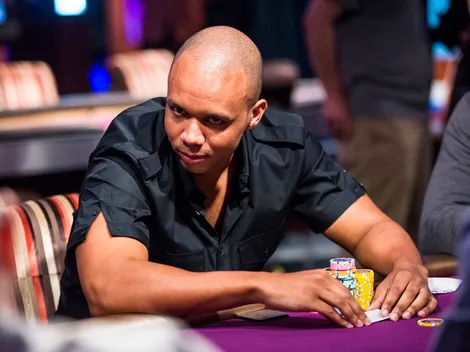 Phil Ivey avança entre os líderes para o Dia Final do Super High Roller do partypoker Millions Rússia