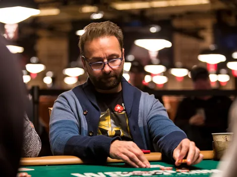 Daniel Negreanu faz bela leitura contra Mikita Badziakouski no Super High Roller Bowl