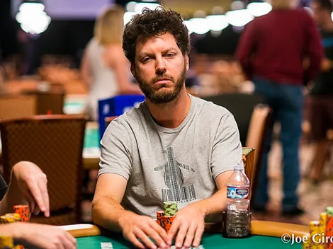 Atual campeão, Chris Vitch lidera os finalistas do Seven Card Stud Championship da WSOP