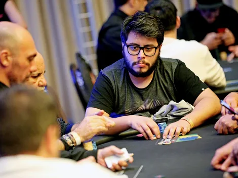 Com virada no heads-up, Felipe Theodoro conquista o título do Evento #8-M do WCOOP