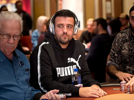 André Akkari avança para o Dia 2 do Main Event do WPT Championship