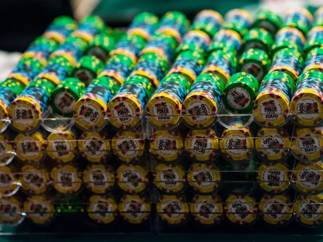 Dealer falha feio em troca de fichas e gera bagunça na WSOP; entenda