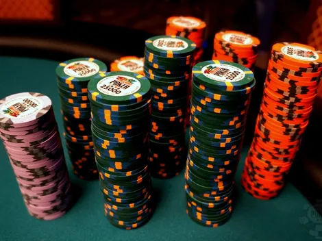 Jogador acerta straight flush em all in triplo no Double Stack da WSOP