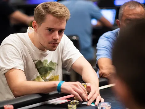 Linus Loeliger cai com AA em mão cruel no Super High Roller do EPT Barcelona