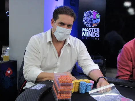 Eduardo Matias assume a liderança do Main Event do MasterMinds; confira o chip count