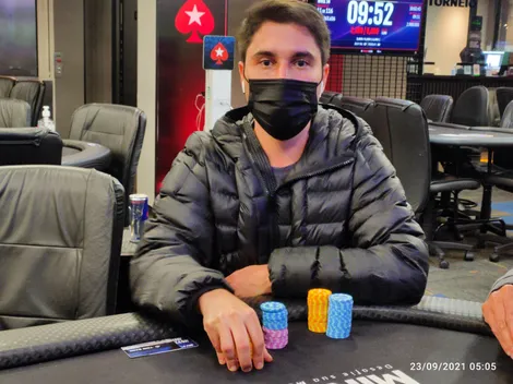 Guilherme Chenaud lidera o Dia 1C do Main Event do MasterMinds