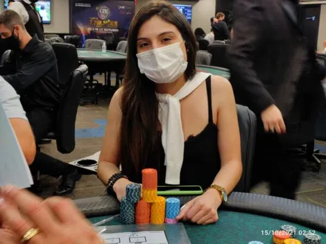 Andressa Lincoln passa chip leader no Dia 1B do Main Event do CPH