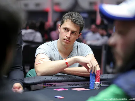 Bruno Volkmann cai na mesa final do Bounty Builder HR do PokerStars