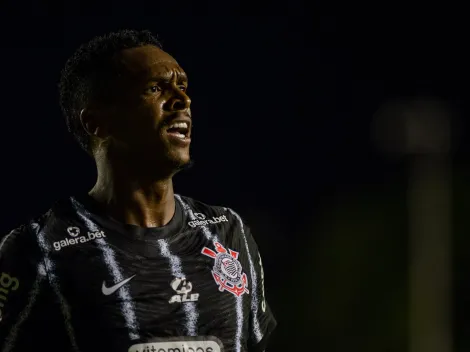 Após ‘polêmica do pagode’, Jô falta a treino do Corinthians e clima esquenta nos bastidores