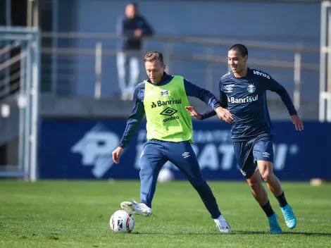 "Leiva, Guilherme devem…"; Roger adianta papel dos reforços na escalação do Grêmio