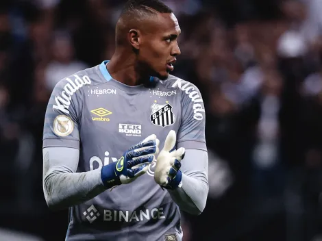 Com Botafogo na ‘espreita’, dirigente do Santos expõe real situação de John no mercado 