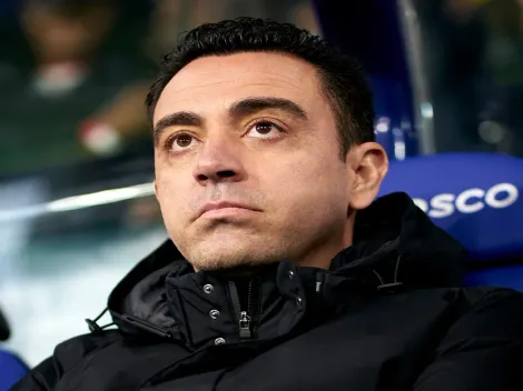  Xavi tem planos frustrados no Barcelona após defensor renovar contrato com clube da Premier League 