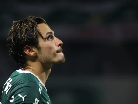 Situação de Raphael Veiga é exposta por Abel após 'clima tenso' no Palmeiras