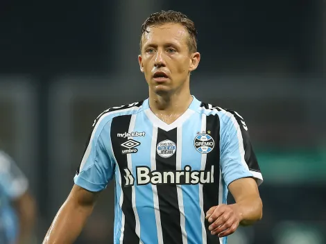 Lucas Leiva, do Grêmio, deixa clubismo de lado e ‘manda real’ sobre acesso do Cruzeiro