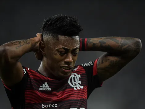 Ex-Flamengo 'desce a lenha' no DM após nova cirurgia de Bruno Henrique