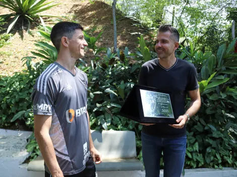 Nacho recebe placa no Atlético e atinge marca ‘dobrada’ dos tempos de River Plate