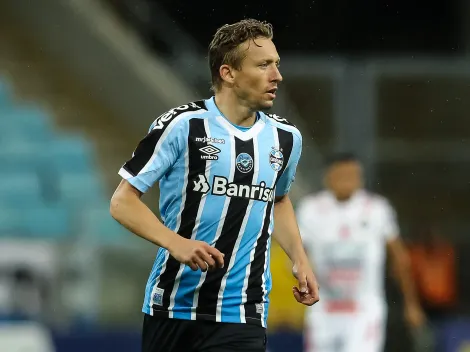 “Amo o que eu faço, mas…”; Lucas Leiva abre o jogo sobre aposentadoria no Grêmio