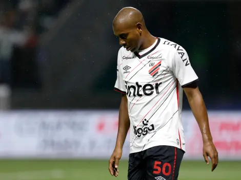 Fernandinho não se deixa abater e enaltece Athletico após vice da Libertadores 