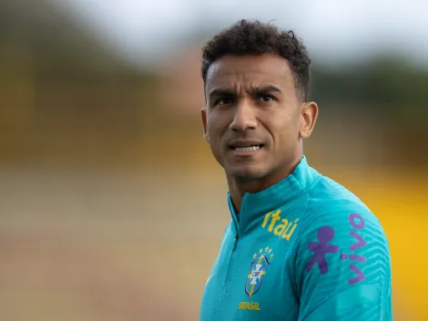 "A gente se falou..."; Danilo manda a real sobre medalhão da Seleção Brasileira