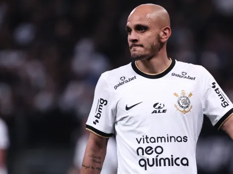 Corinthians dá pausa na Copa para acertar com reserva de Fábio Santos