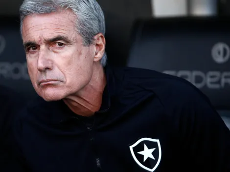 Luís Castro dá aval e Botafogo fica a detalhes de anunciar meia-atacante