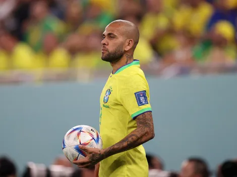 Daniel Alves ‘dá as caras’ após eliminação da Seleção Brasileira