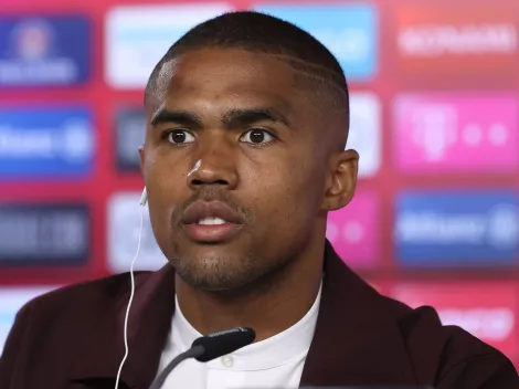 Douglas Costa faz pronunciamento inusitado sobre polêmicas no Grêmio