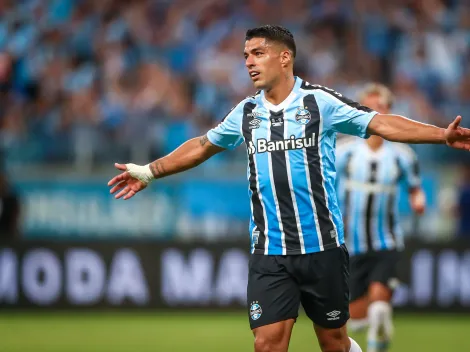 Zagueiro rival revela pedido ‘inusitado’ a Suárez no Grêmio