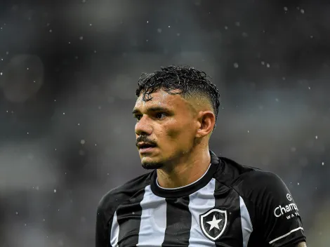 Botafogo faz contato para assinar com 'sombra' de Tiquinho Soares