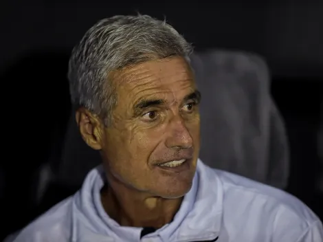 "Tem que ser titular"; Comentaristas exaltam Luís Castro e 'cravam' titularidade no Botafogo