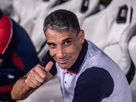 Vasco 'dorme no ponto' e atacante pedido encaminha acordo com Vojvoda