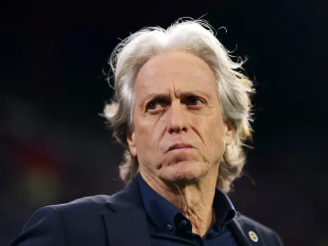 Barcelona estuda negociar atacante com time de Jorge Jesus 