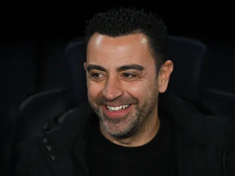 Xavi ganha ÓTIMA notícia às vésperas da estreia do Barcelona na Champions  