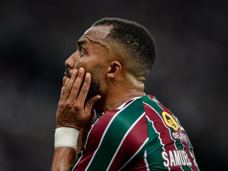 Torcida do Fluminense fica revoltada com expulsão de Samuel Xavier em empate na Libertadores