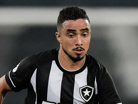 Rafael causa 'alvoroço' na web após post provocando rivais do Botafogo