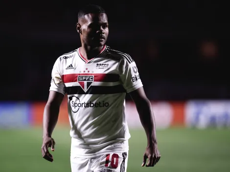 Botafogo faz proposta por Nikão e São Paulo responde na lata