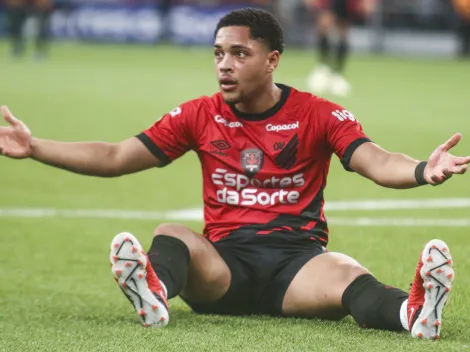 Barcelona adia apresentação de Vitor Roque para resolver empecilho 