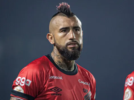 Vidal deve ser repatriado pelo Colo-Colo após passagem apagada no Athletico