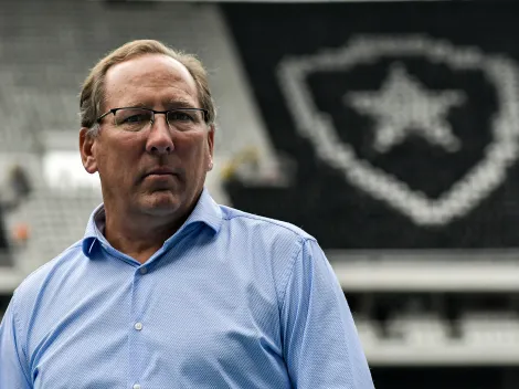 John Textor abre o jogo no Botafogo e se pronuncia sobre vaias à Mazzuco 