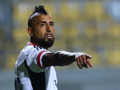 Vidal chega no Colo-Colo com status de realeza após passagem pelo Brasil