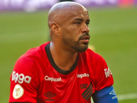 Thiago Heleno nem 'chega' e já é citado em B.O com a torcida do Corinthians 