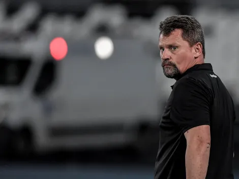 Botafogo negocia novo vínculo de Fábio Matias após chegada de Artur Jorge  