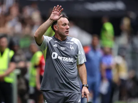 Medalhão do Atlético se rende a Milito após goleada na Libertadores