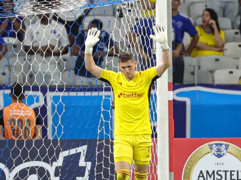 Rafael Cabral rompe o silêncio e se desculpa por falha no Cruzeiro: “Perdão à torcida”