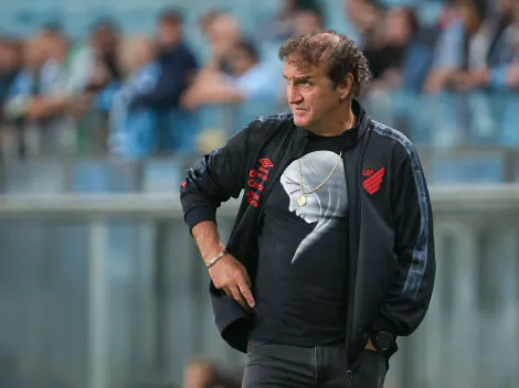 Torcida critica decisões de Cuca na vitória do Athletico-PR pela Sul-Americana