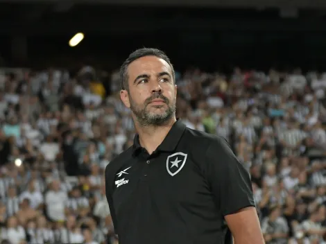 Artur Jorge explica motivo de colocar Barboza como atacante