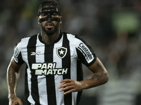 Alexander Barboza tem pena convertida pelo STJD e volta a defender Botafogo