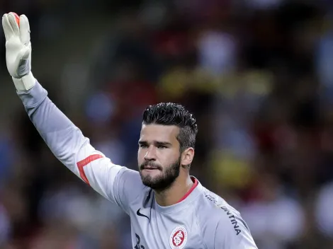 Alisson tem futuro definido no mercado e chega ao Inter