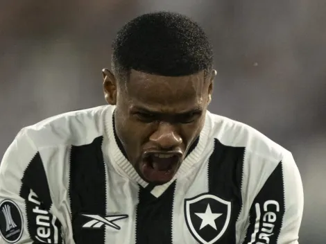 Botafogo oficializa renovação de Júnior Santos